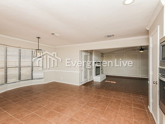 5th image of 4215 Oak Country Dr
