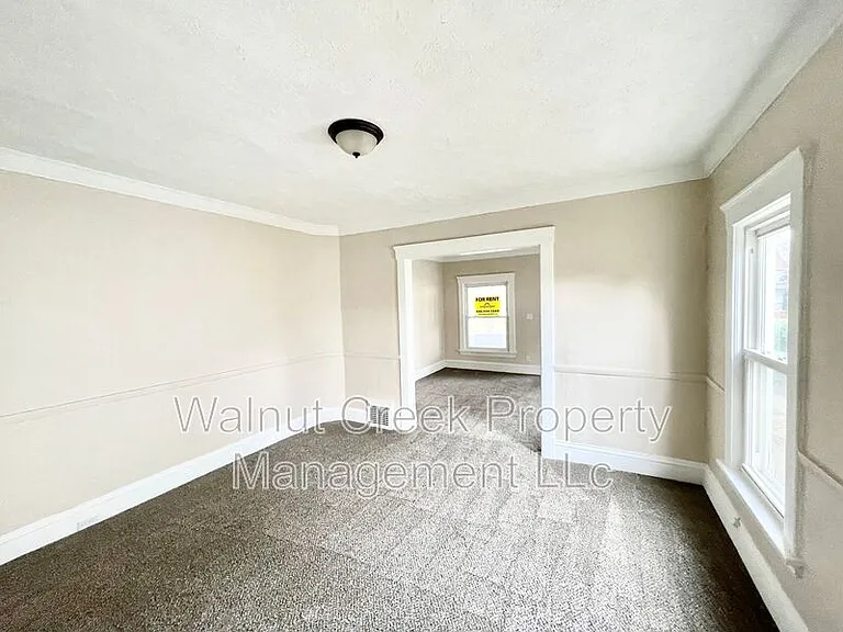 1728-1730 E 30th St #1730 — Photo 13