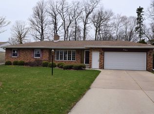 2363 Hillside Ln, Green Bay, WI 54302