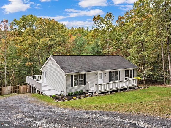 3rd image of 156 Twin Oaks Dr