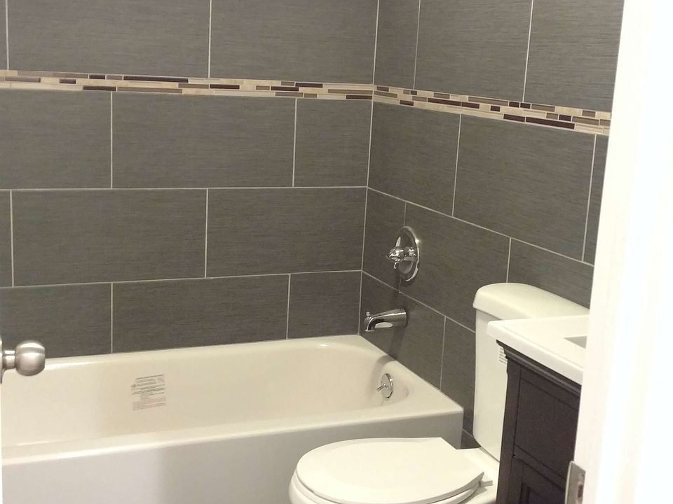 2nd image of 3116 47th St