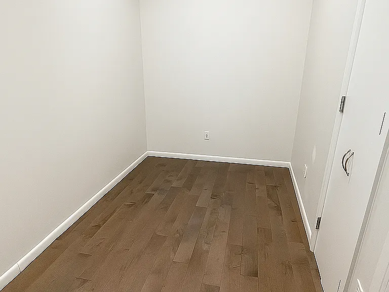 139 E 30th St #1B — Photo 12