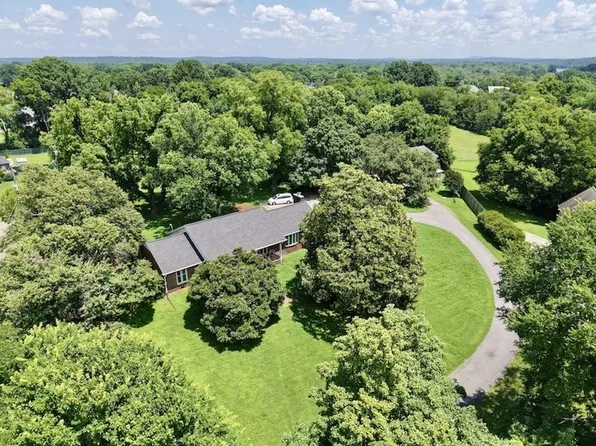 1712 Newport Pl, La Vergne, TN 37086