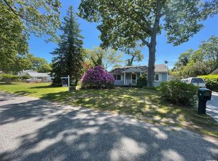 189 Old Neck Rd, Center Moriches, NY 11934