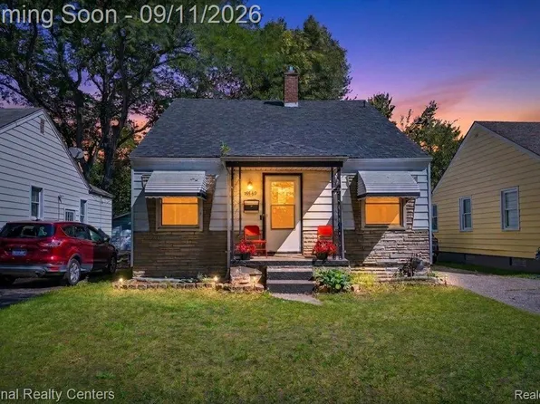 18969 Woodcrest St, Harper Woods, MI 48225