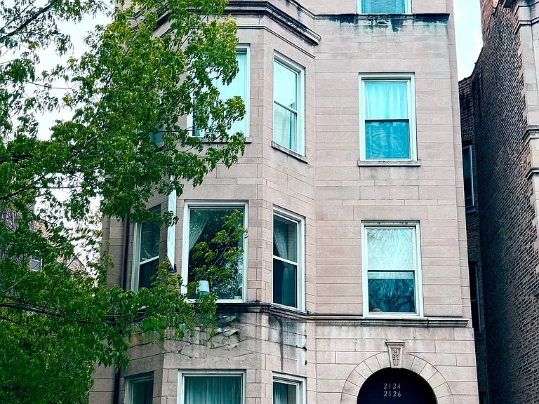 2126 N Sheffield Ave #4 — Photo 2