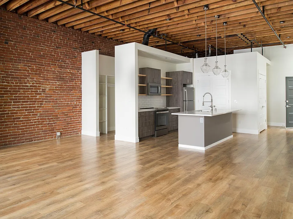 819 W Riverside Ave #A