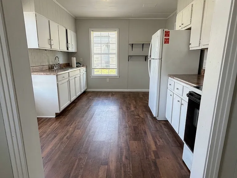 17600 Highway 79 — Photo 8