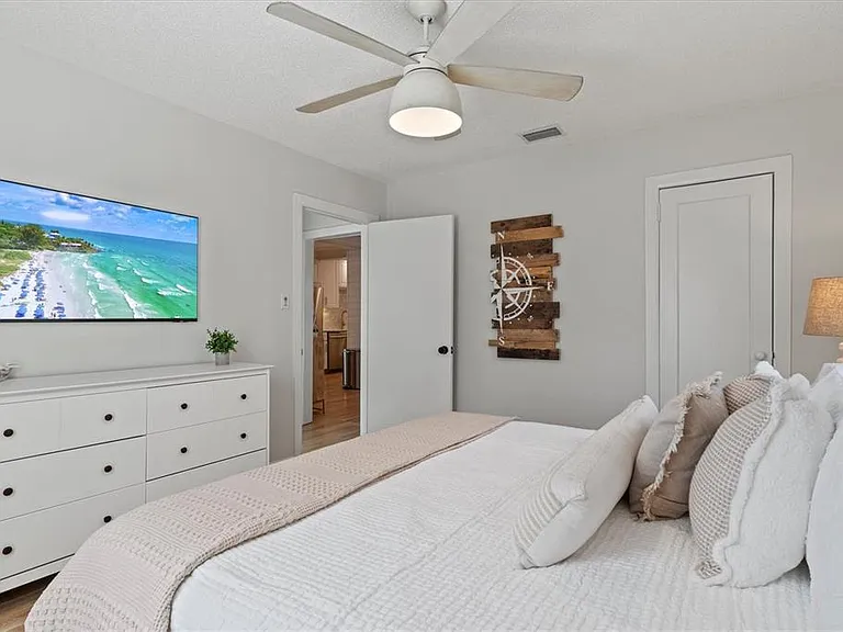 326 S Lime Ave — Photo 28