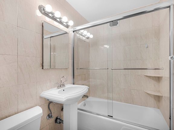 5th image of 330 W 45th St APT 3M