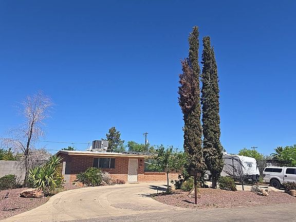 3rd image of 2750 W Capistrano Rd