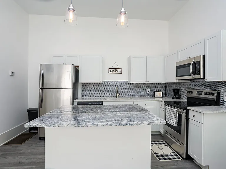 307 W 36th St #B — Photo 64