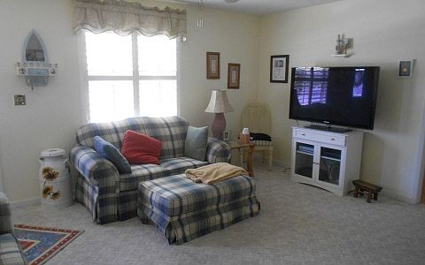 3rd image of 1121 Winter Green St