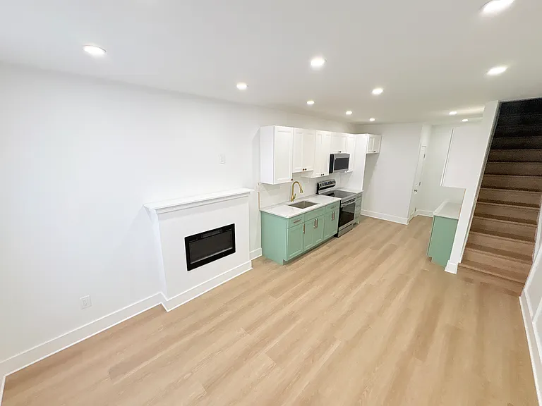 2619 Titan St — Photo 4