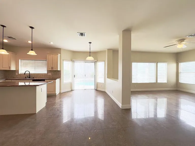 2019 Silverton Dr — Photo 10