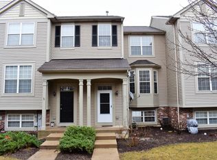 771 Cherry Creek Dr, Grayslake, IL 60030