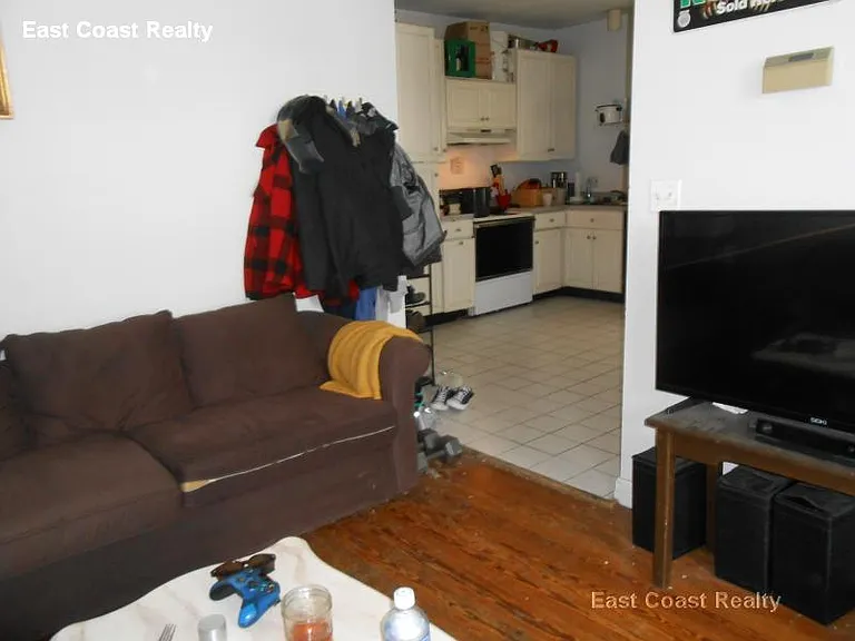 26 Haskell St #2 — Photo 2
