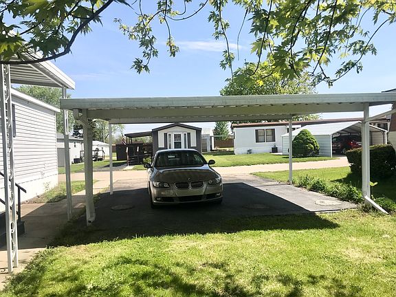 4th image of 212 Dutch Elm Dr