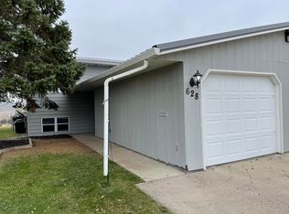 628 N Highland Ave, Pierre, SD 57501