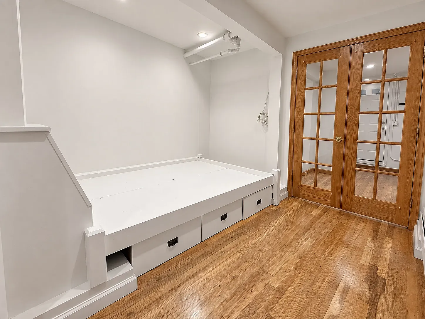 119 Bank Street — Photo 2