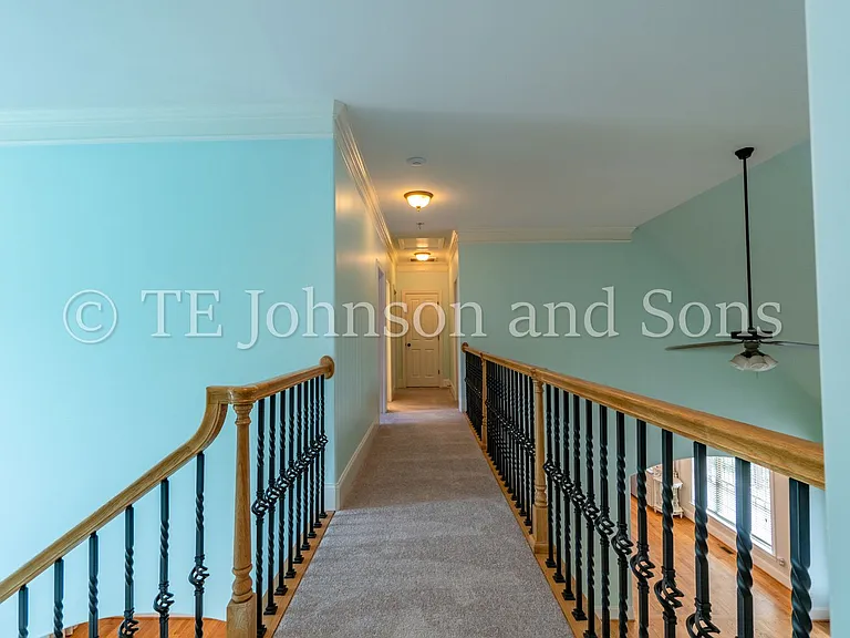 1112 Oakencroft Ct — Photo 28