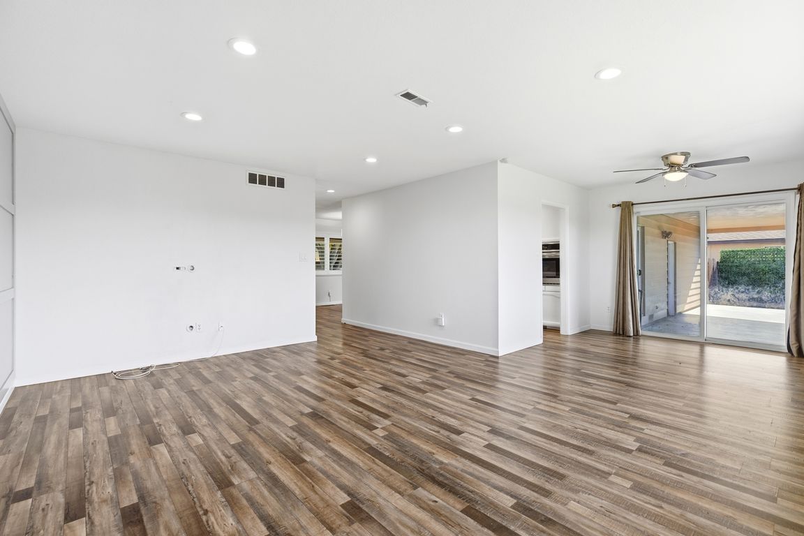 next background image