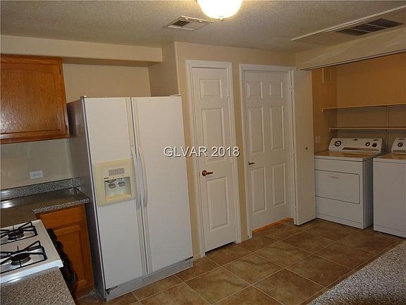 4th image of 3400 Cabana Dr Unit 1090