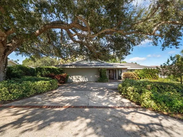 308 Eastleigh Dr, Belleair, FL 33756