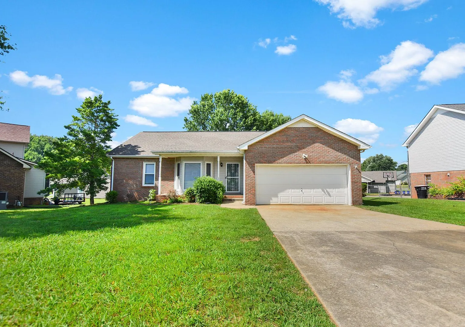 Three Bedroom in Sango! — Photo 1