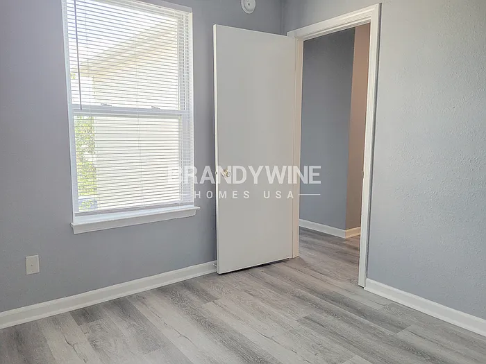 10756 Glenayr Dr — Photo 9