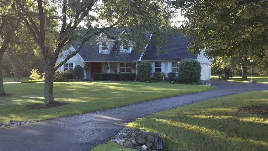 146 Glen Rd photo 1