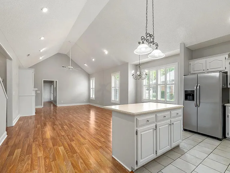 3225 Mayflower Ln — Photo 17