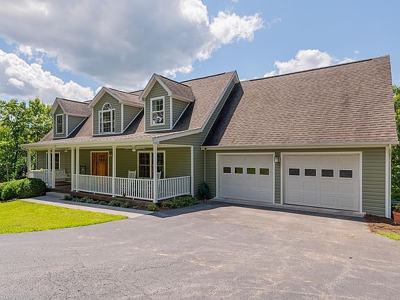 2nd image of 811 Southwoods Dr