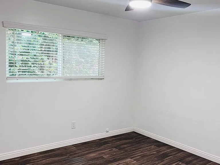 3955 Helix Ln — Photo 7