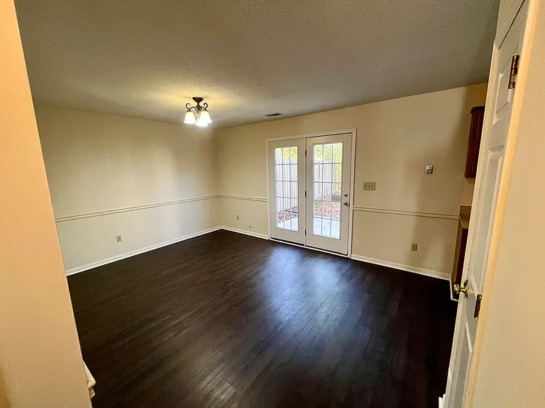 315 Bracken Pl — Photo 3