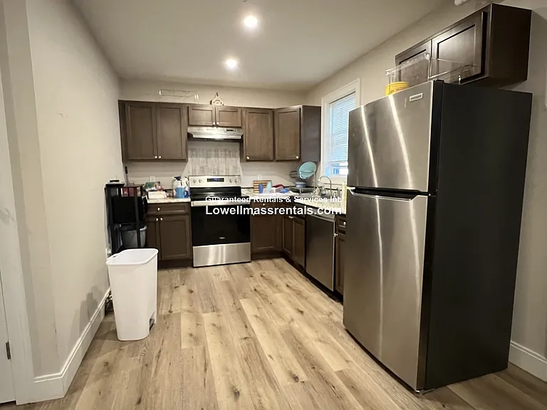 591 Broadway St #1R — Photo 6