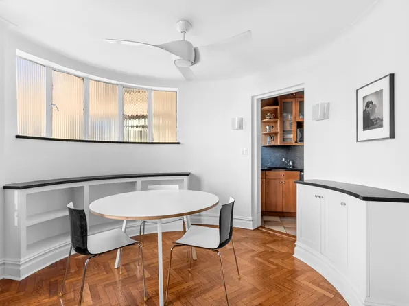 140 Riverside Drive image 3 of 5