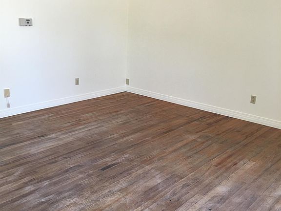 4th image of 1761 NE 1st Ave