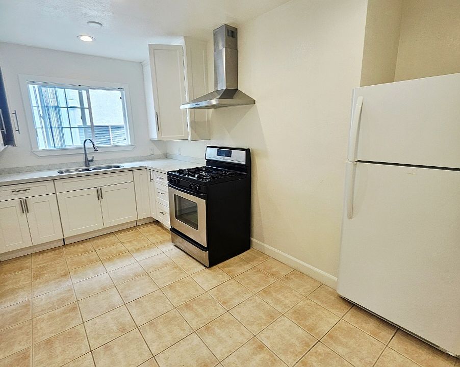 1st image of 13011 Venice Blvd #4