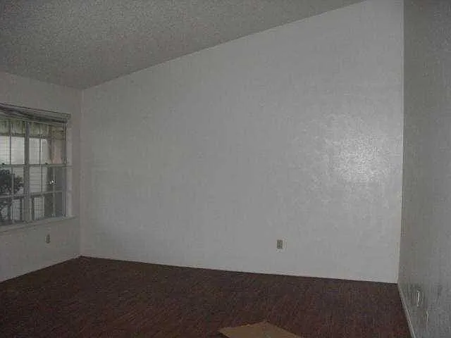 2 bed, 2.0 bath, 900 sqft, $1,475 — Photo 2