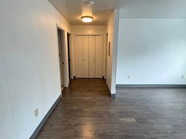 537 E 24th Ave — Photo 5