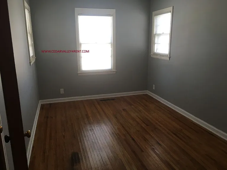 1570 E Ridgeway Ave — Photo 7