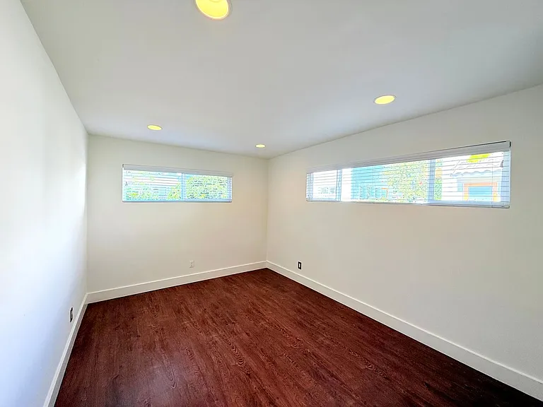 4447 Lockwood Ave — Photo 23