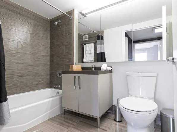 450 West 42nd Street image 4 of 21