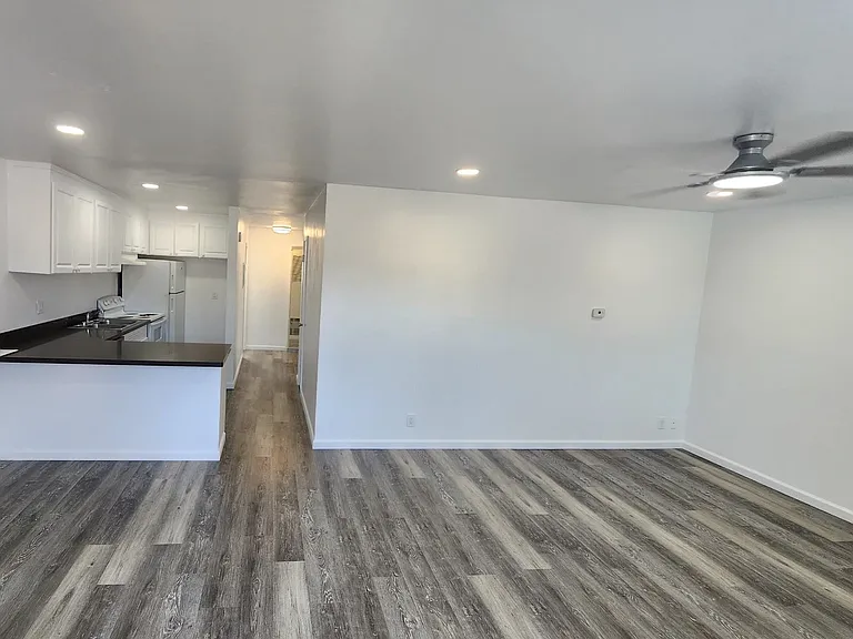 Park Villa Apartments — Photo 42