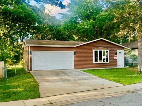 730 Navajo Dr, Carpentersville, IL 60110