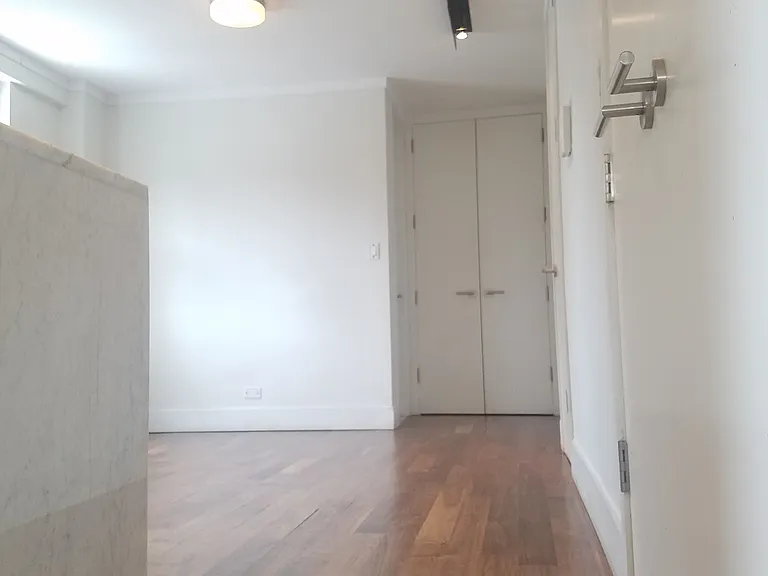 200 E 30th St #8B — Photo 4