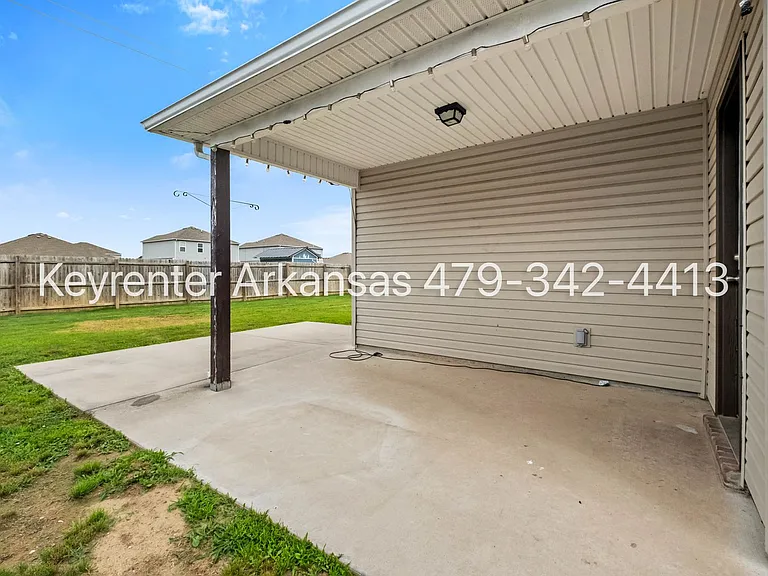 1600 Edinburgh Dr — Photo 25