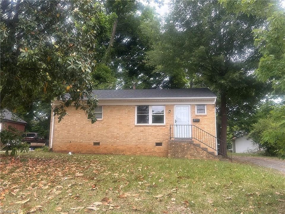 1st image of 826 Dixon Ave