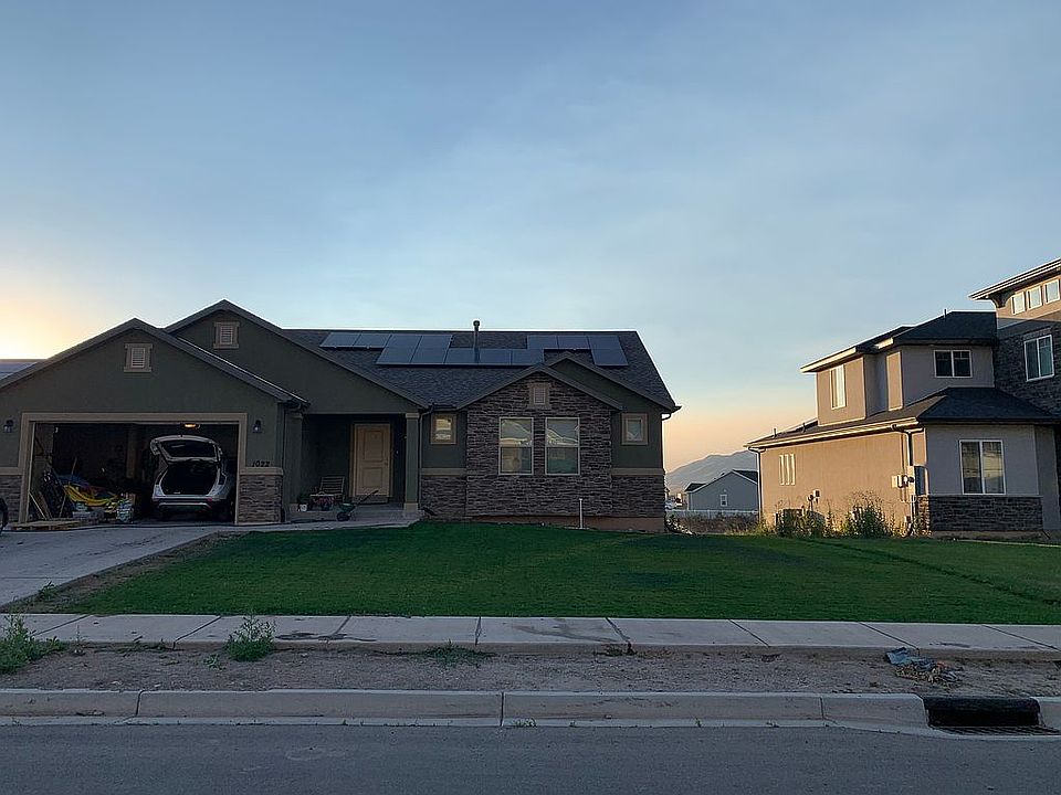 2nd image of 1022 S Red Barn View Dr